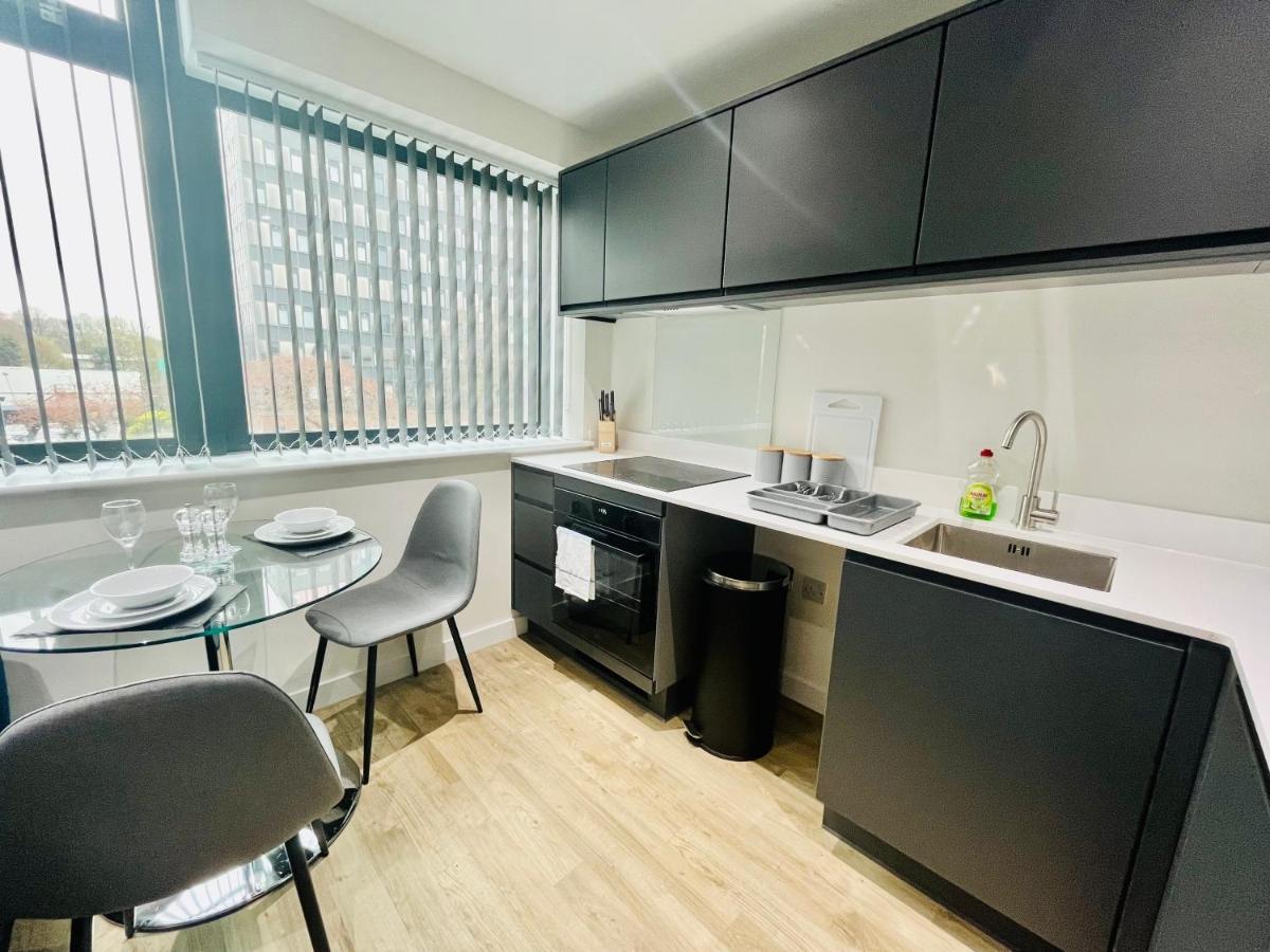 Lovely Studio Apartment With Free Parking Included! Manchester Zewnętrze zdjęcie